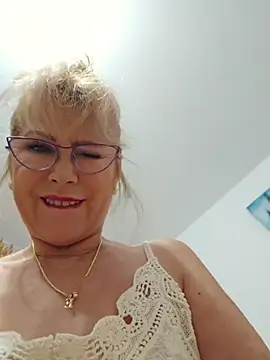 elacoquette online show from June 29, 2026, 2:29 am