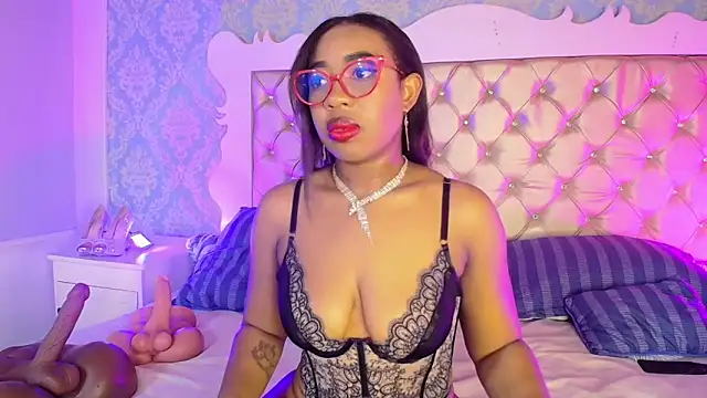 Snapshot of CaseyMoon chatting on March 8, 2026, 12:31 pm CaseyMoon online show from March 8, 2026, 12:31 pm