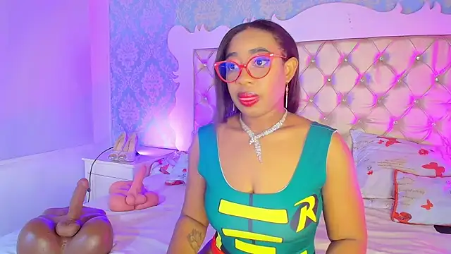 Snapshot of CaseyMoon chatting on March 13, 2026, 12:34 pm CaseyMoon online show from March 13, 2026, 12:34 pm