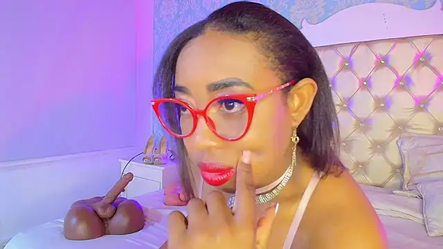 Snapshot of CaseyMoon chatting on March 20, 2026, 12:43 pm CaseyMoon online show from March 20, 2026, 12:43 pm