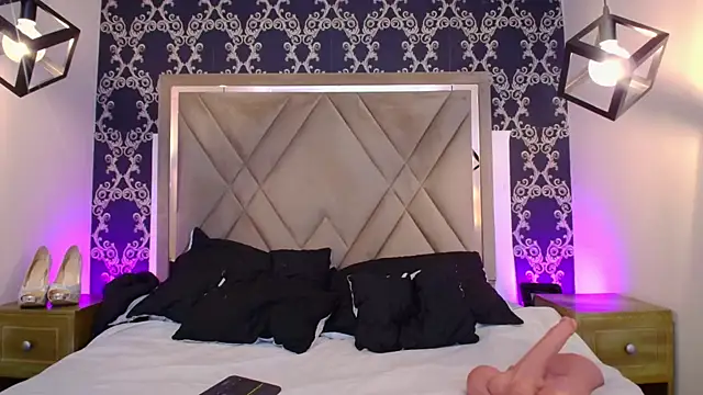 CaseyMoon online show from July 1, 2026, 12:29 pm