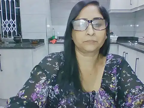 Snapshot of Indiankushy chatting on June 24, 2026, 5:45 pm Indiankushy online show from June 24, 2026, 5:45 pm
