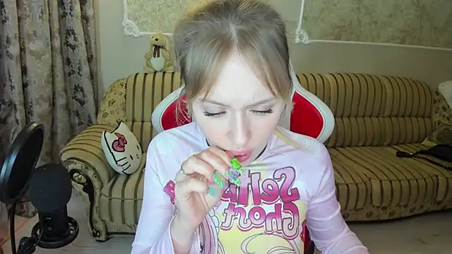 ElinOceanX online show from December 7, 2024, 7:43 pm