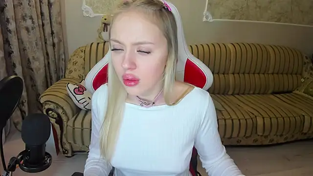 ElinOceanX online show from December 12, 2024, 5:37 pm