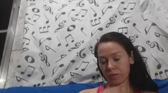 Snapshot of Venusluxodomme chatting on January 25, 2025, 1:43 am Venusluxodomme online show from January 25, 2025, 1:43 am