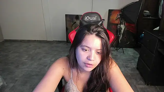 kiarafonseca  online show from December 5, 2024, 1:14 am