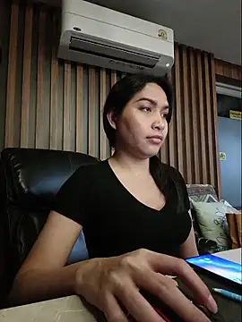 Snapshot of sara_kimoo chatting on October 29, 2025, 1:24 pm sara kimoo online show from October 29, 2025, 1:24 pm