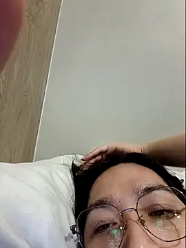 sara kimoo online show from November 3, 2025, 8:10 pm