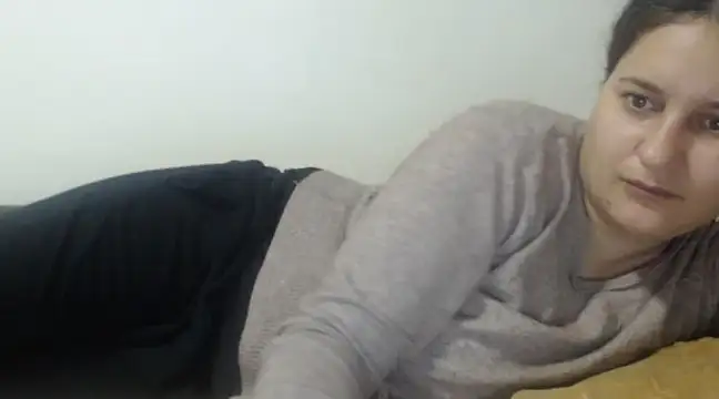 Snapshot of flowerlauren chatting on January 13, 2025, 5:01 am flowerlauren online show from January 13, 2025, 5:01 am