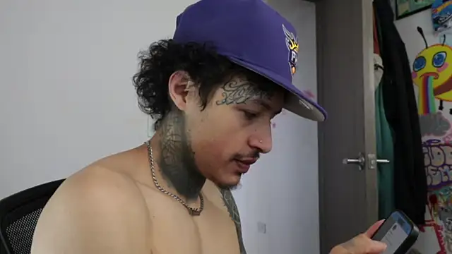 Snapshot of trieone chatting on September 16, 2025, 1:56 pm trieone online show from September 16, 2025, 1:56 pm