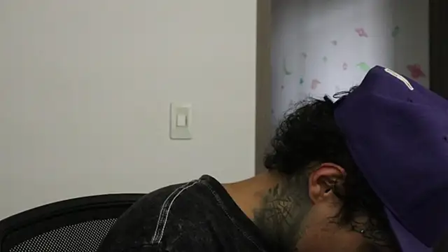 Snapshot of trieone chatting on October 1, 2025, 8:59 pm trieone online show from October 1, 2025, 8:59 pm