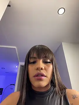 Snapshot of Victoria14_ chatting on October 28, 2025, 12:47 am Victoria14 online show from October 28, 2025, 12:47 am