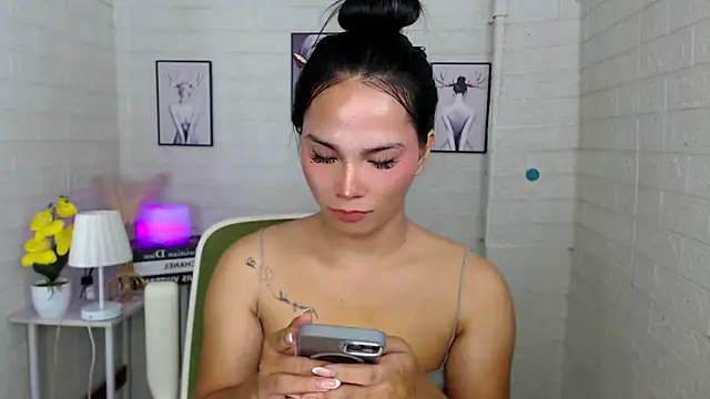 Snapshot of urnaughtydolly69 chatting on October 7, 2025, 11:18 am urnaughtydolly69 online show from October 7, 2025, 11:18 am