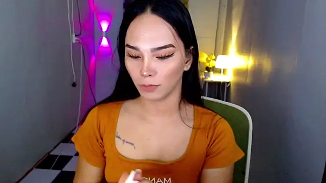 urnaughtydolly69 online show from April 3, 2026, 3:32 pm