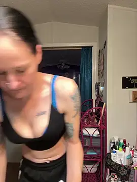 Snapshot of lolabunny9 chatting on March 3, 2025, 2:37 pm lolabunny9 online show from March 3, 2025, 2:37 pm