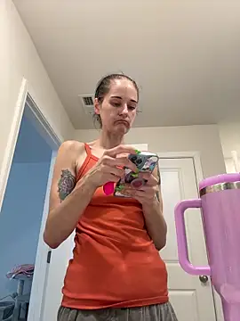 Snapshot of lolabunny9 chatting on September 13, 2025, 5:02 pm lolabunny9 online show from September 13, 2025, 5:02 pm