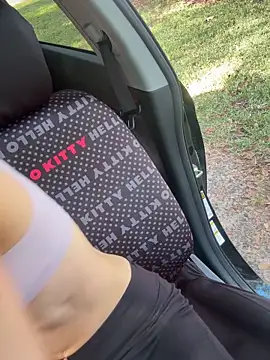 Snapshot of lolabunny9 chatting on October 9, 2025, 2:04 pm lolabunny9 online show from October 9, 2025, 2:04 pm