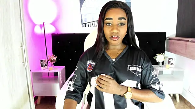cristaaalclocks1 online show from July 16, 2026, 1:28 pm