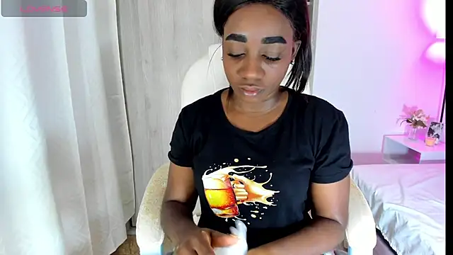 cristaaalclocks1 online show from July 25, 2026, 1:19 pm