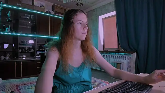 Snapshot of pa1e_pr1ncess chatting on August 5, 2026, 6:49 am pa1e pr1ncess online show from August 5, 2026, 6:49 am