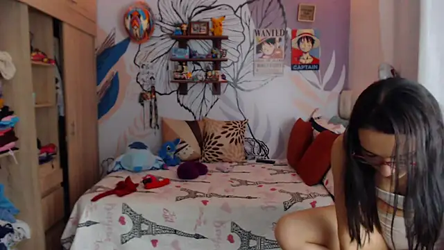 Snapshot of LinzyBaner chatting on October 9, 2025, 11:14 pm LinzyBaner online show from October 9, 2025, 11:14 pm