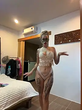 MonicaMilz online show from February 4, 2025, 12:33 pm