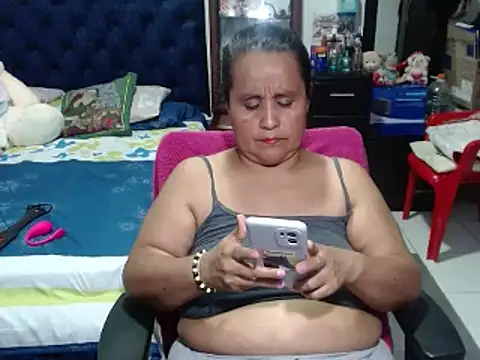 pervert mommy  online show from December 12, 2024, 2:00 pm