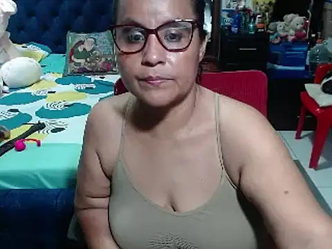 pervert mommy  online show from December 21, 2024, 4:25 pm