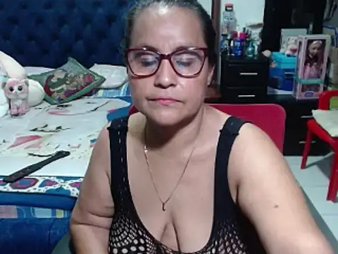 pervert mommy  online show from January 13, 2025, 2:53 pm
