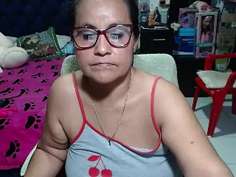 pervert mommy  online show from February 18, 2025, 2:27 pm