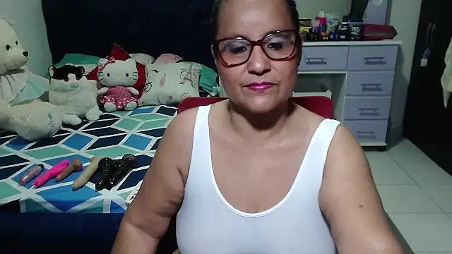 Snapshot of pervert_mommy_ chatting on October 9, 2025, 9:40 am pervert mommy online show from October 9, 2025, 9:40 am