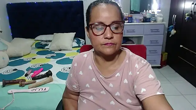 Snapshot of pervert_mommy_ chatting on March 2, 2026, 11:28 am pervert mommy online show from March 2, 2026, 11:28 am