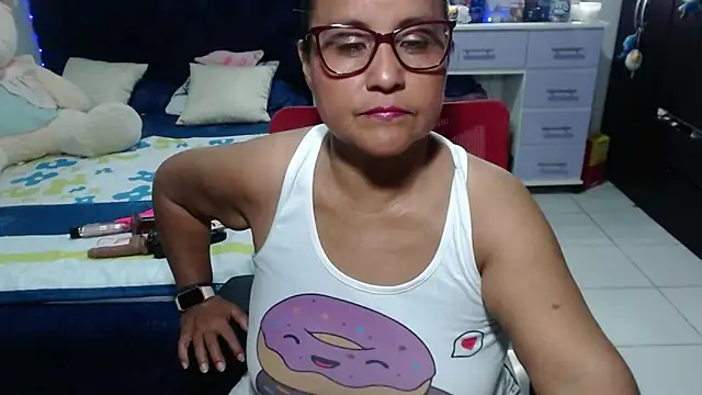 Snapshot of pervert_mommy_ chatting on March 5, 2026, 9:27 am pervert mommy online show from March 5, 2026, 9:27 am