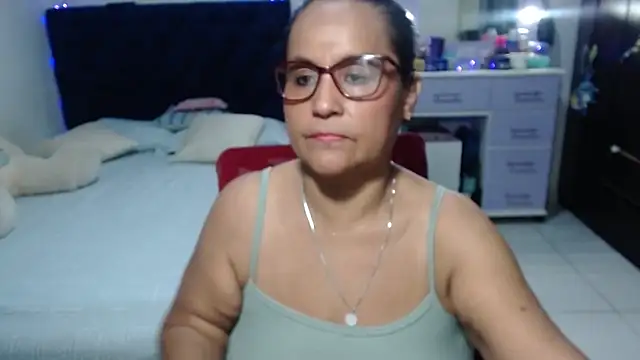 pervert mommy  online show from May 11, 2026, 10:32 am