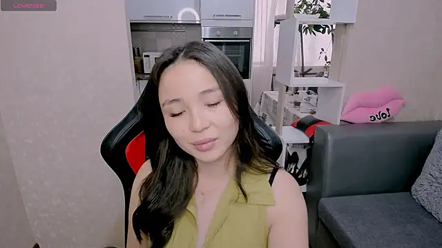 AyaMoon online show from October 3, 2025, 5:48 am