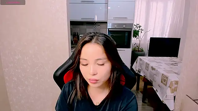 AyaMoon online show from October 29, 2025, 4:37 am