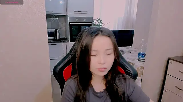 AyaMoon online show from December 4, 2025, 4:55 am