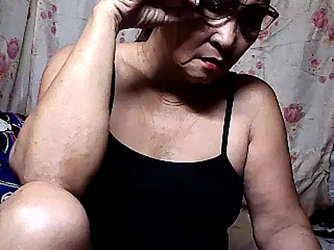 hotwetgran online show from December 8, 2024, 11:51 pm