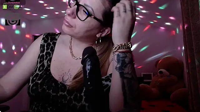 SonyaDevon online show from January 4, 2025, 4:12 am