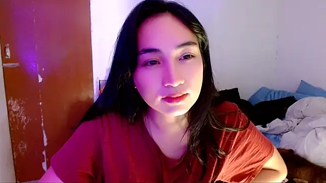 Snapshot of SweetLilly_18 chatting on September 24, 2025, 5:05 pm SweetLilly 18 online show from September 24, 2025, 5:05 pm