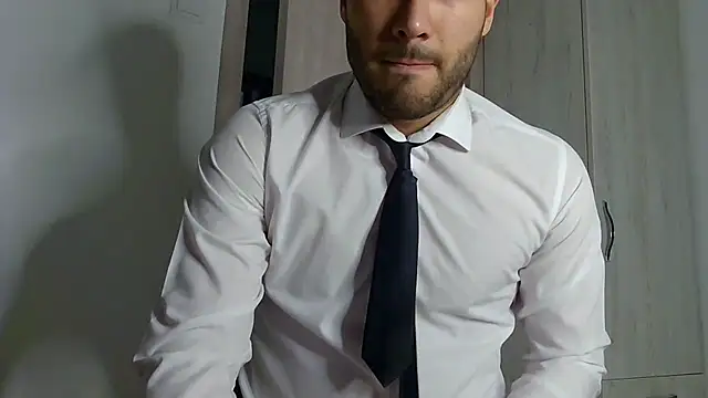 Snapshot of Justynn1 chatting on March 2, 2025, 5:44 am Justynn1 online show from March 2, 2025, 5:44 am