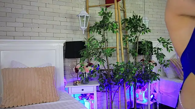 EmillyBronte online show from January 7, 2026, 8:33 pm