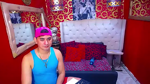 Snapshot of PEINBOYS chatting on October 11, 2025, 7:23 pm PEINBOYS online show from October 11, 2025, 7:23 pm