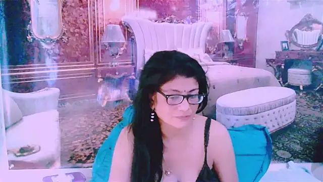 Snapshot of IndianAllure chatting on December 16, 2024, 9:14 am IndianAllure online show from December 16, 2024, 9:14 am