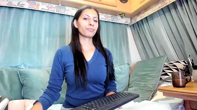 Snapshot of Dirty-Bya chatting on September 17, 2025, 9:05 pm Dirty-Bya online show from September 17, 2025, 9:05 pm