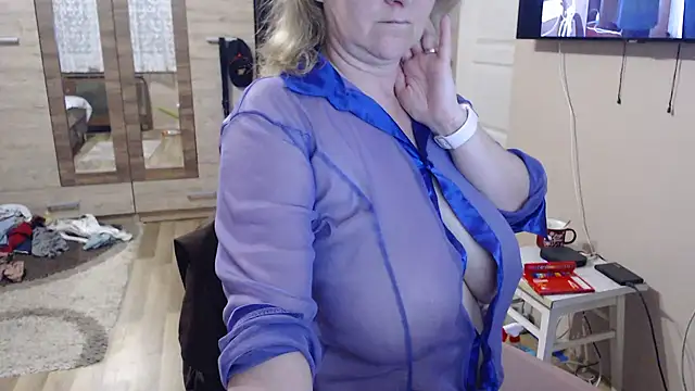 Elza01 online show from May 1, 2026, 7:29 pm