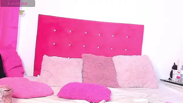 Snapshot of sasha_xxxx chatting on October 21, 2025, 9:26 pm sasha xxxx online show from October 21, 2025, 9:26 pm