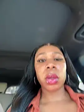 Snapshot of Belle___ chatting on October 11, 2025, 4:27 pm Belle online show from October 11, 2025, 4:27 pm