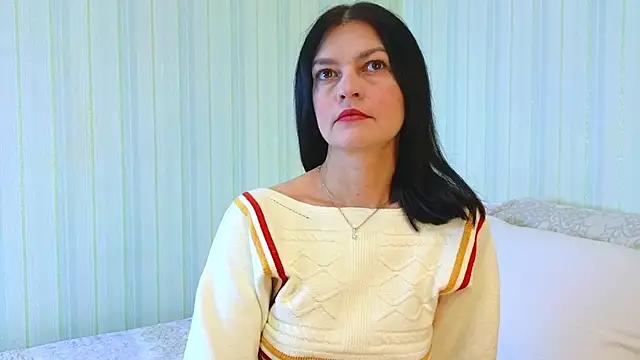  Lily  online show from December 3, 2025, 8:12 am