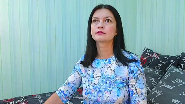  Lily  online show from February 7, 2026, 12:20 pm